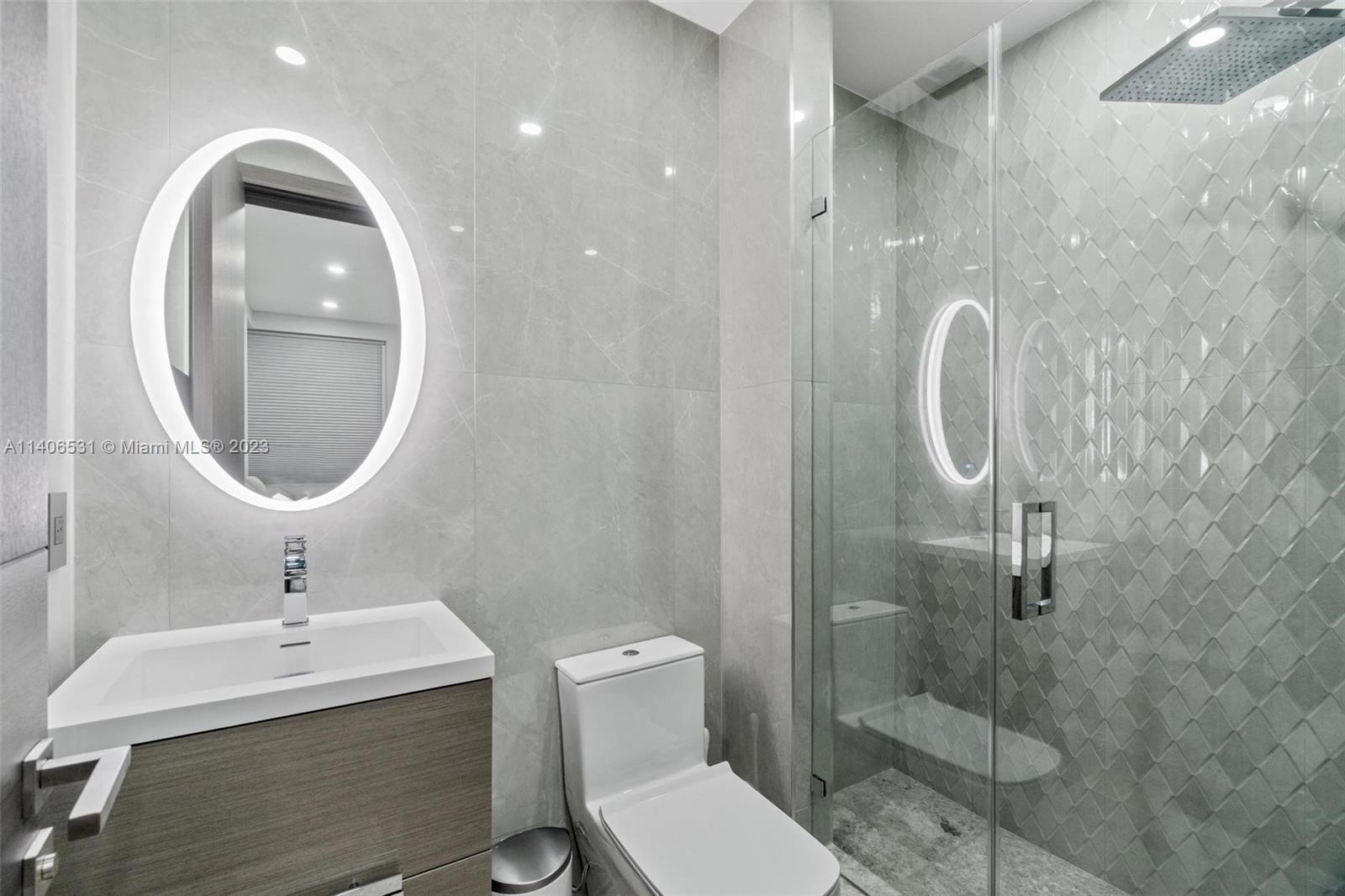 DORAL COMMONS RESIDENTIAL - Residential