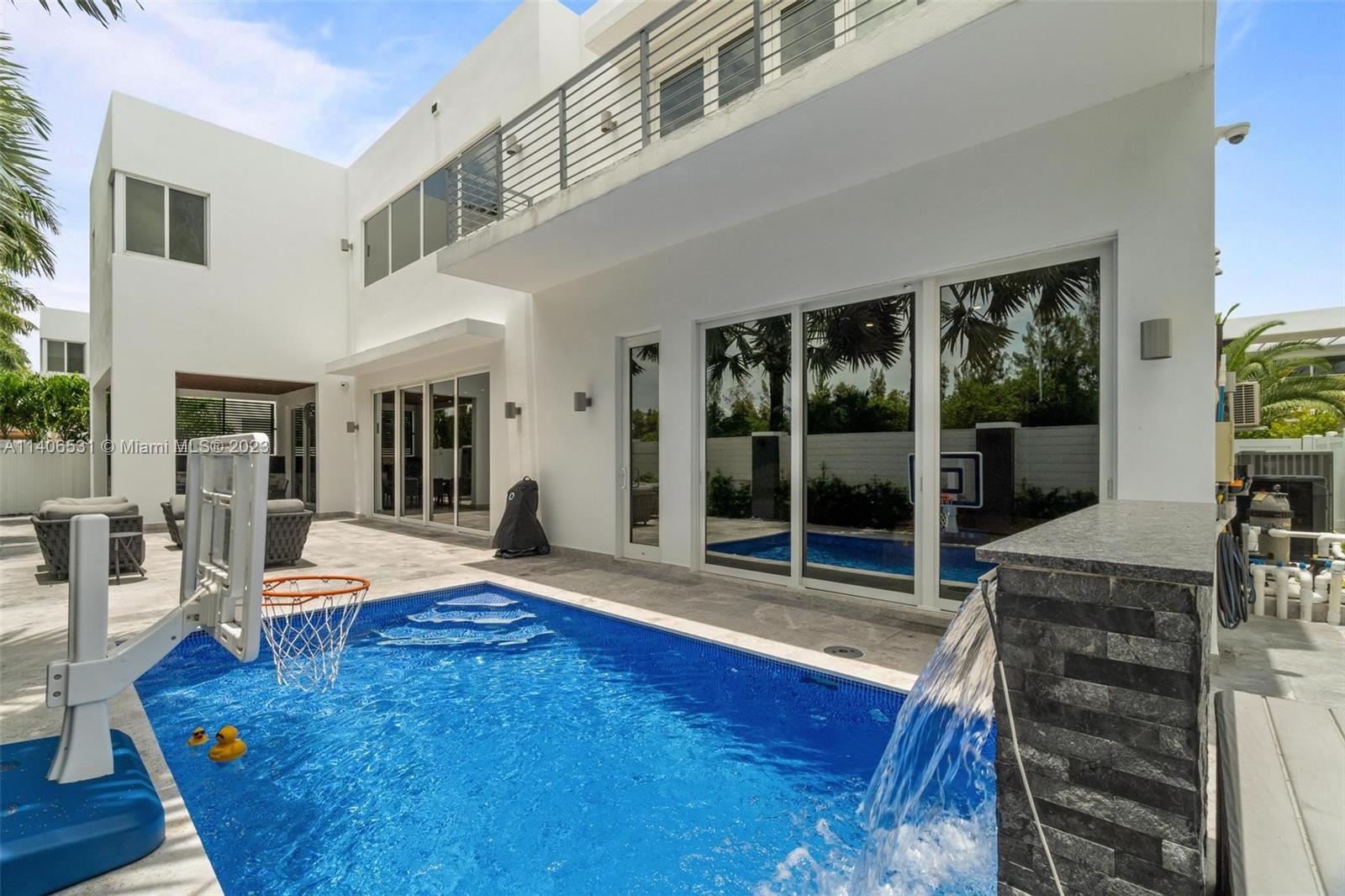 DORAL COMMONS RESIDENTIAL - Residential