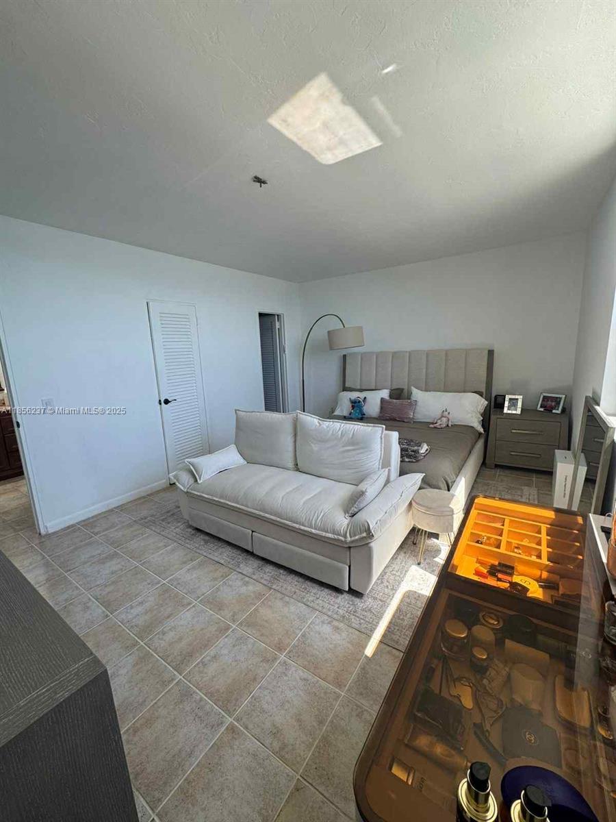 THE PLAZA OF BAL HARBOUR - Residential Lease