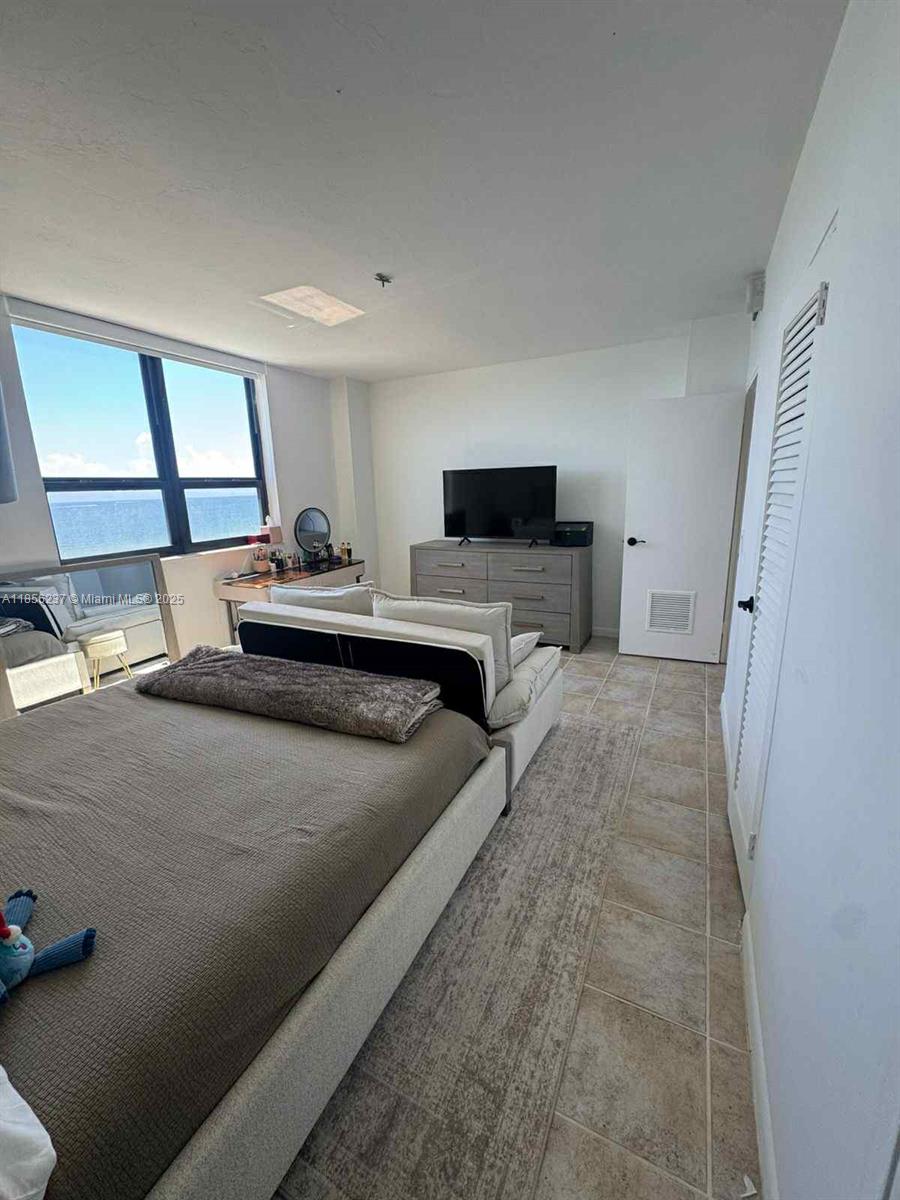 THE PLAZA OF BAL HARBOUR - Residential Lease
