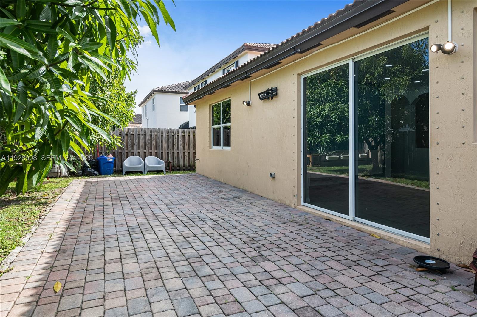 HEMINGWAY POINT - Residential