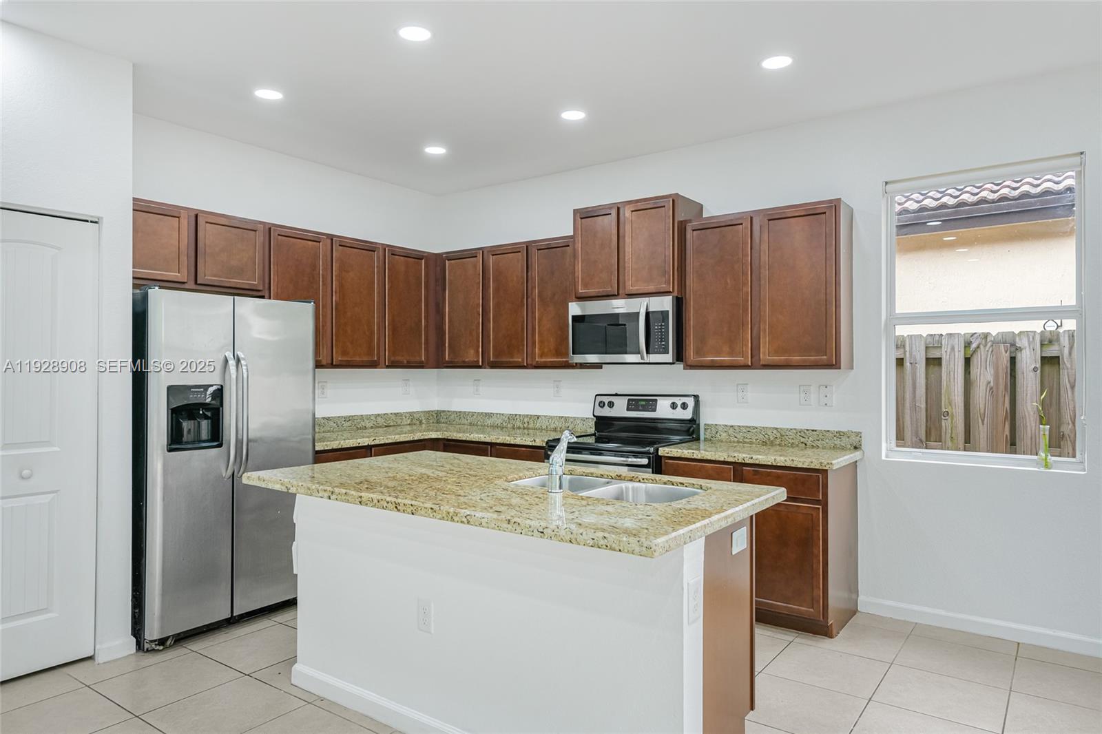 HEMINGWAY POINT - Residential