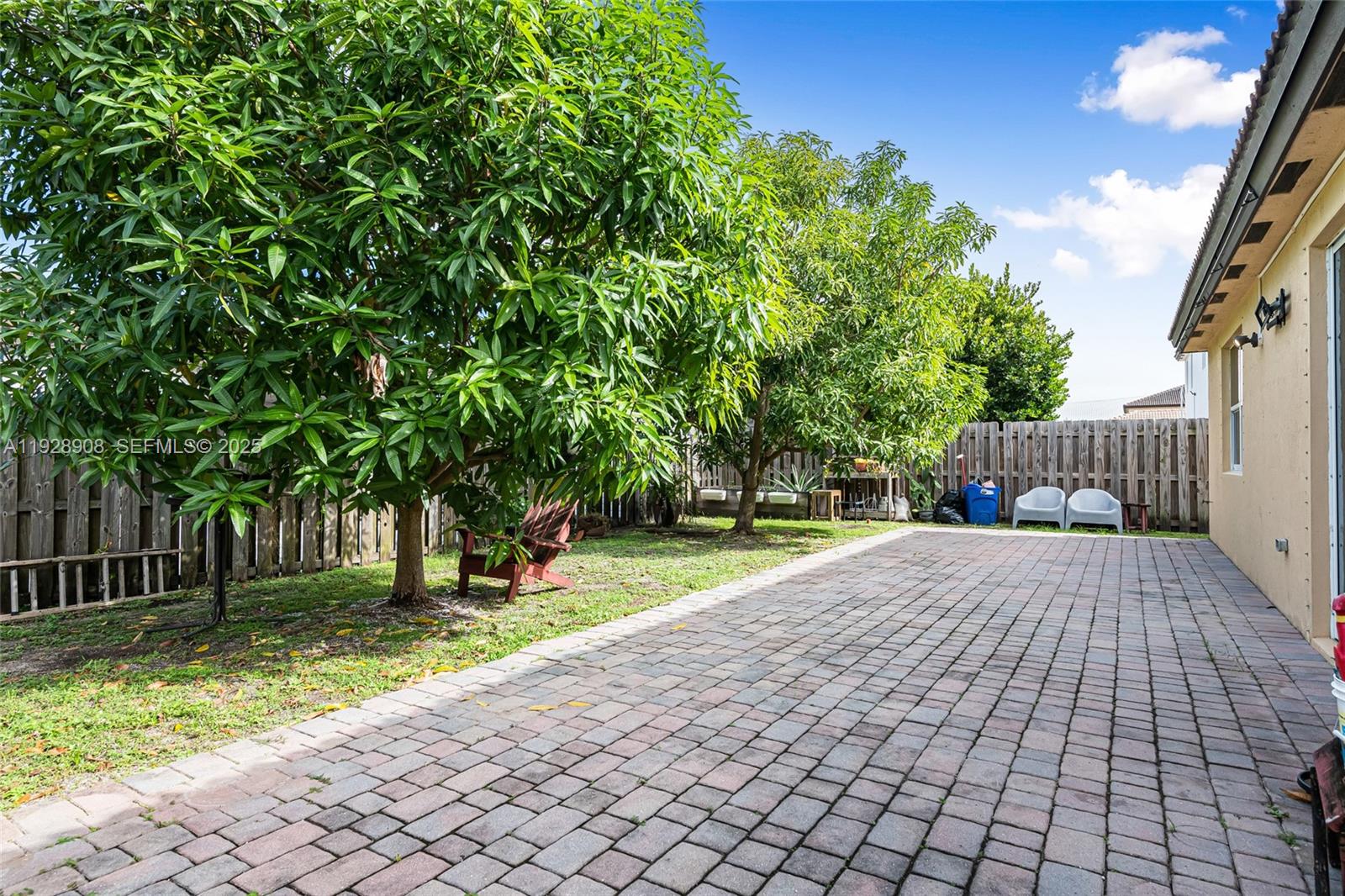 HEMINGWAY POINT - Residential