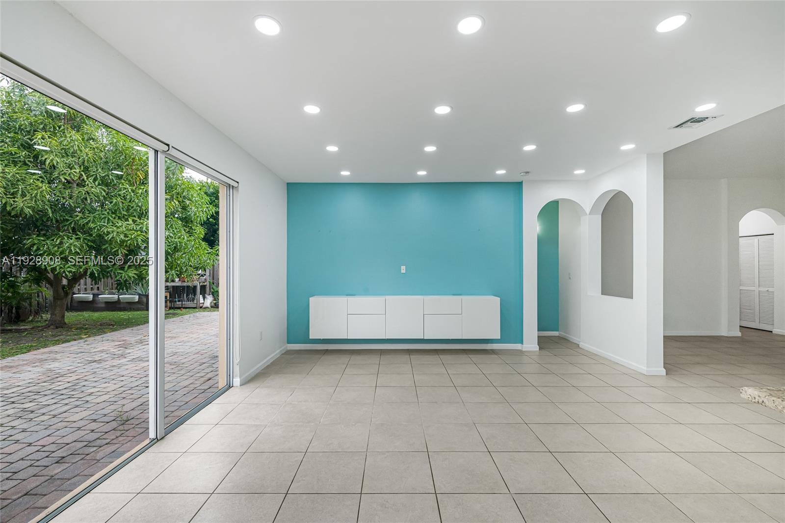 HEMINGWAY POINT - Residential