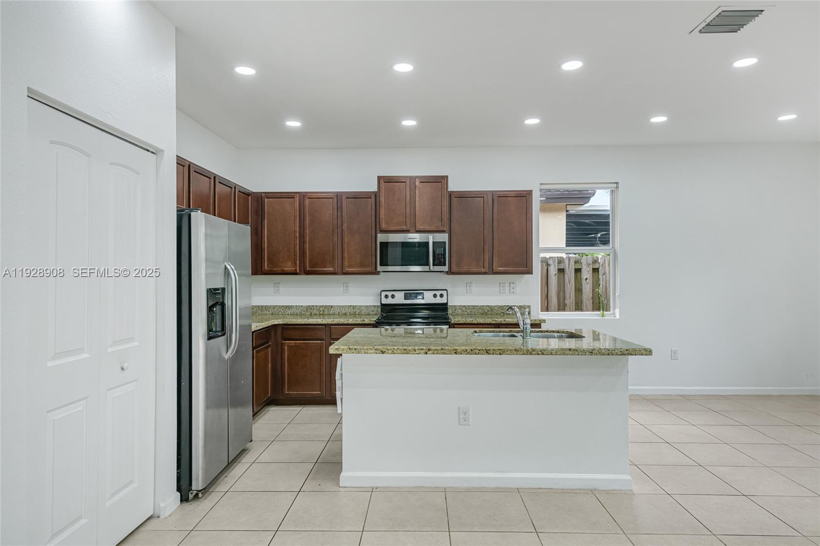 HEMINGWAY POINT - Residential