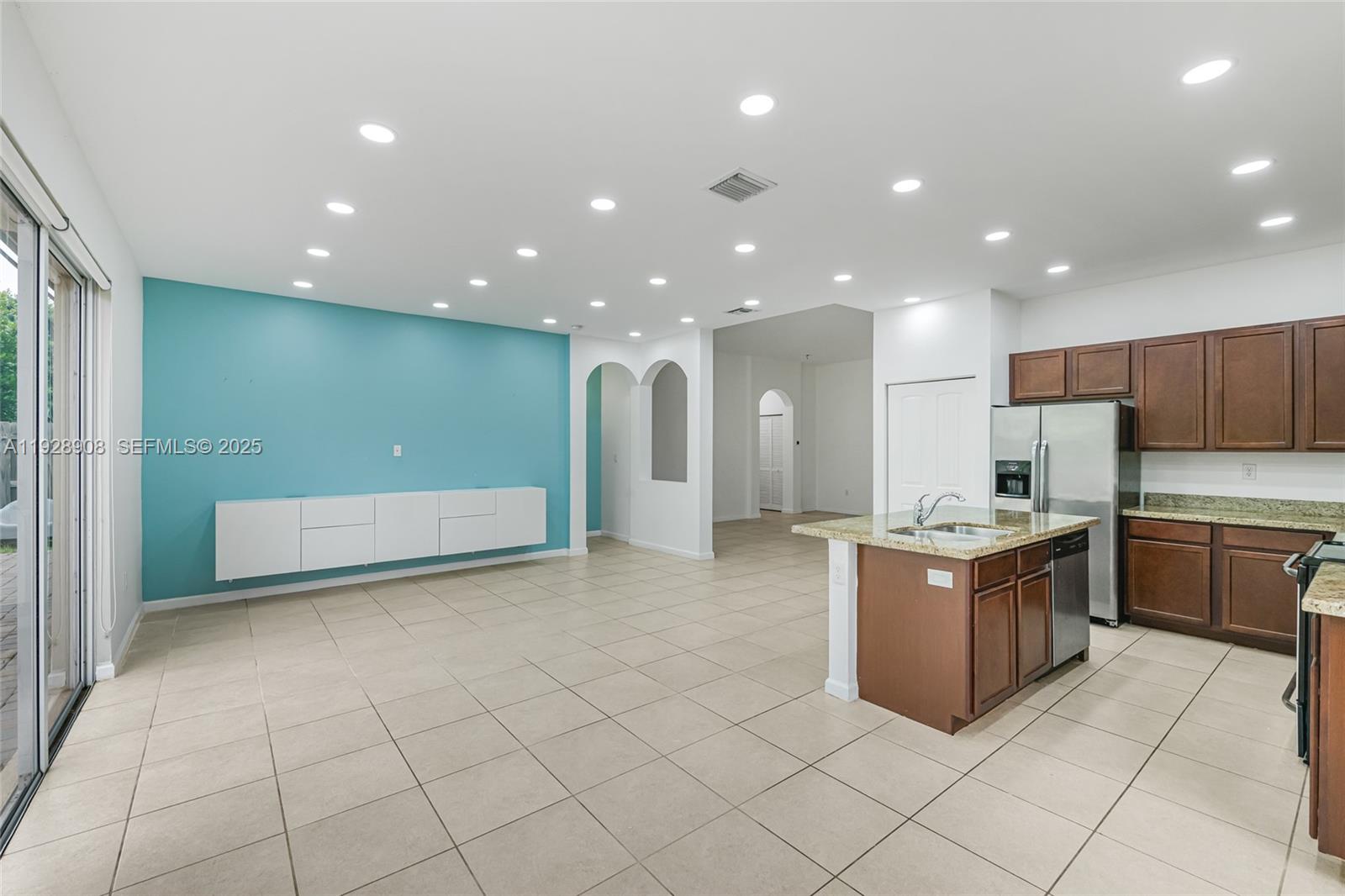 HEMINGWAY POINT - Residential