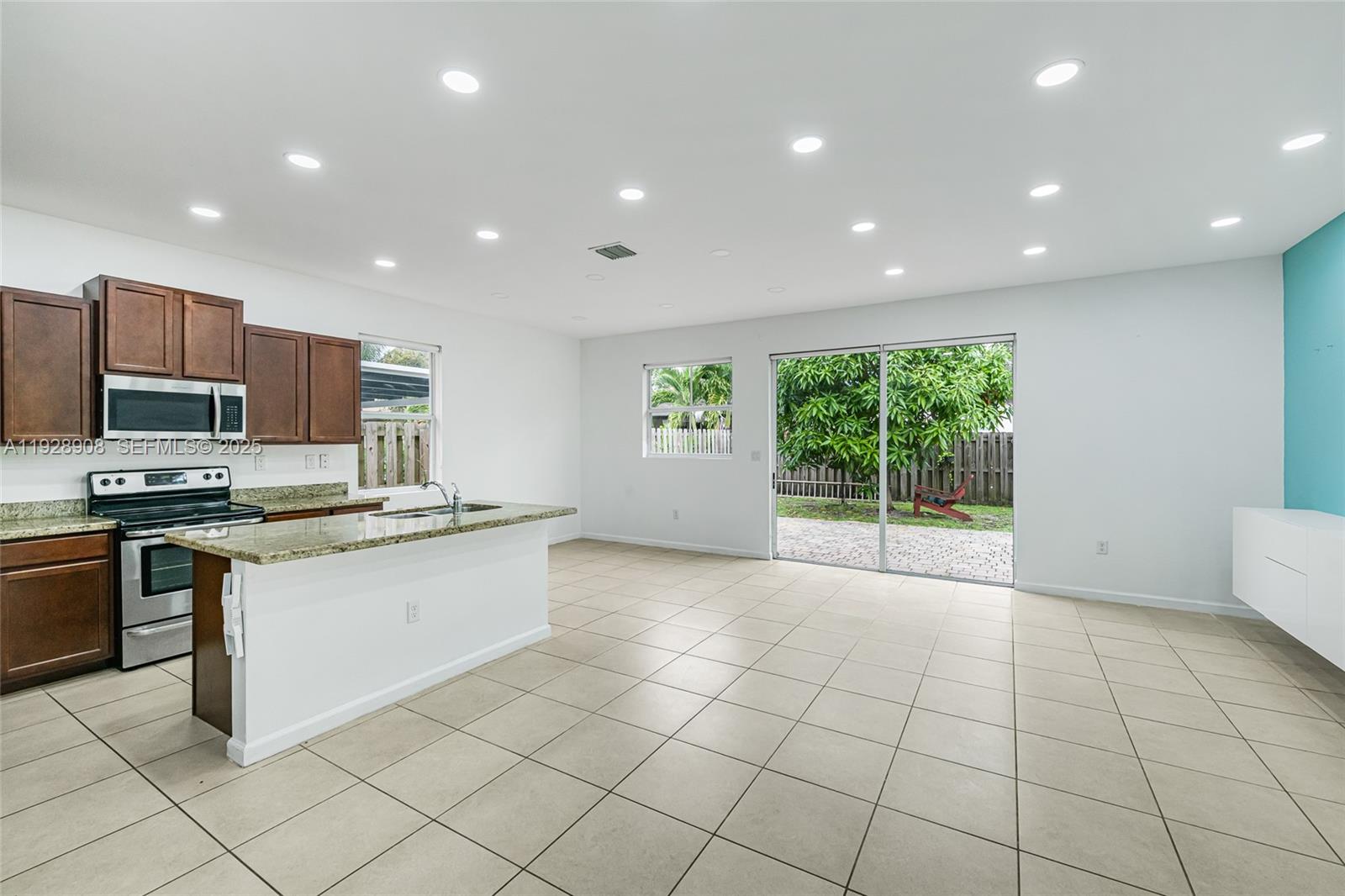 HEMINGWAY POINT - Residential