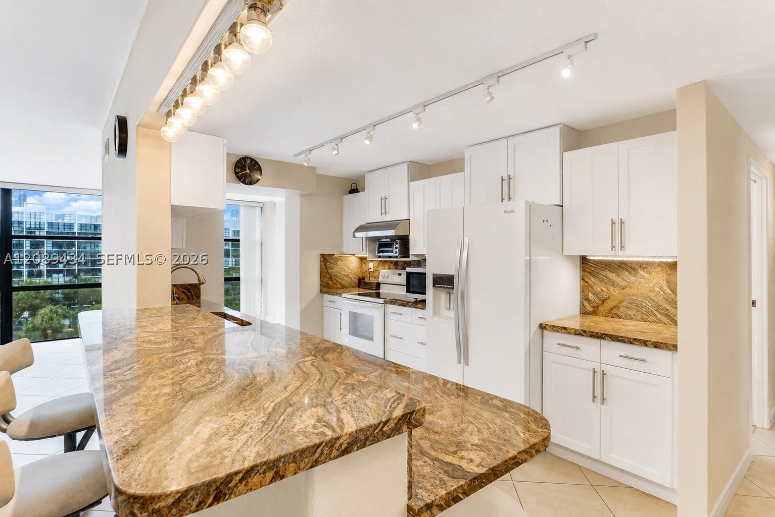 1000 Parkview Dr 614