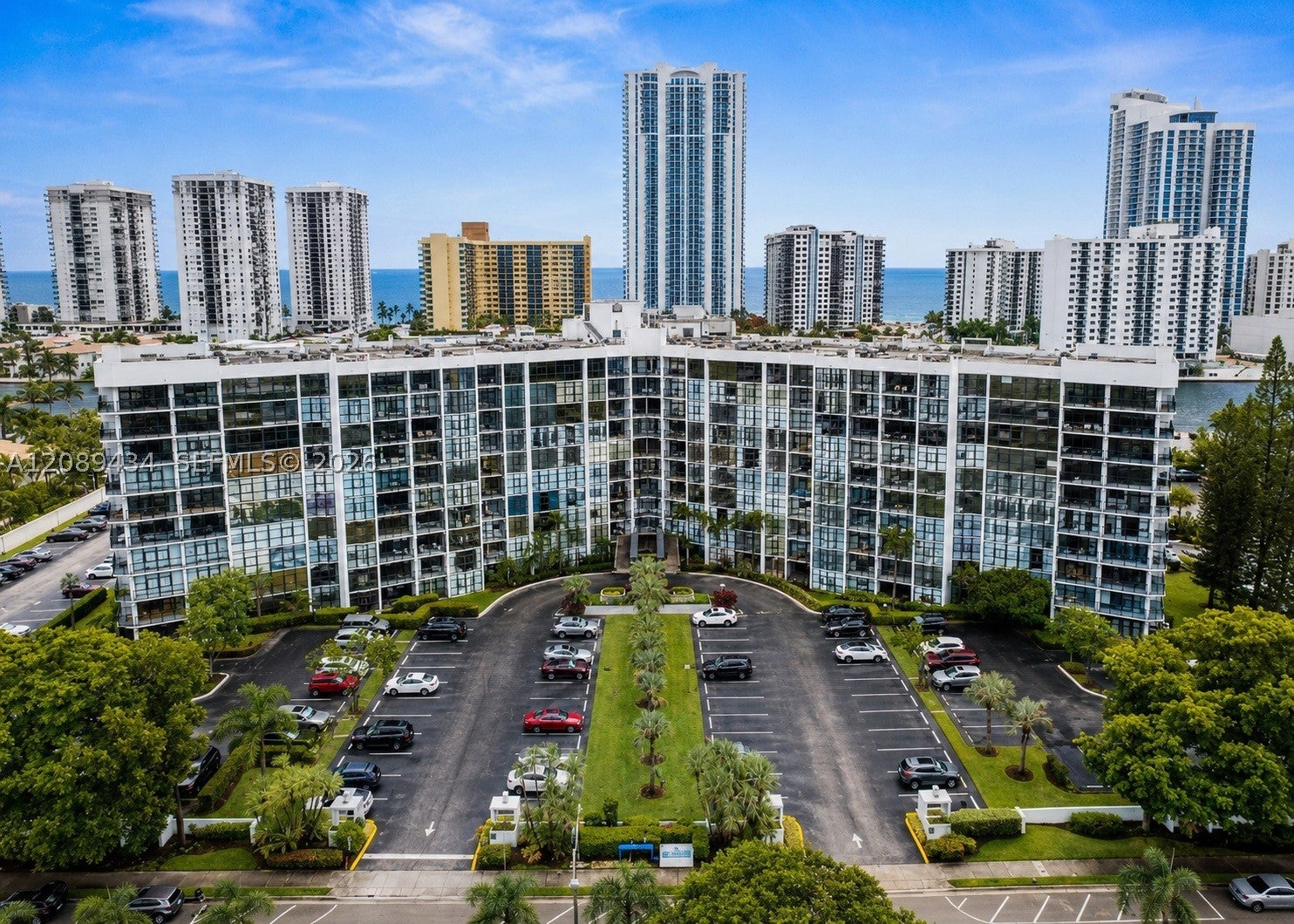 1000 Parkview Dr 614