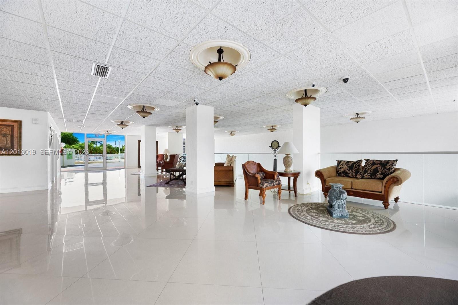 2715 N Ocean Blvd 2E