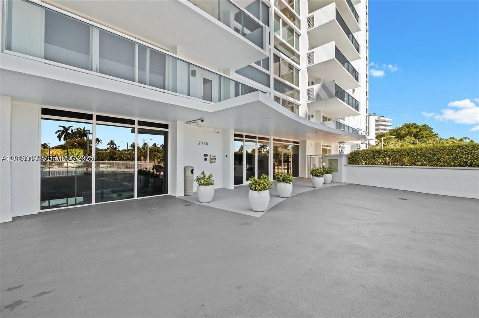 2715 N Ocean Blvd 2E