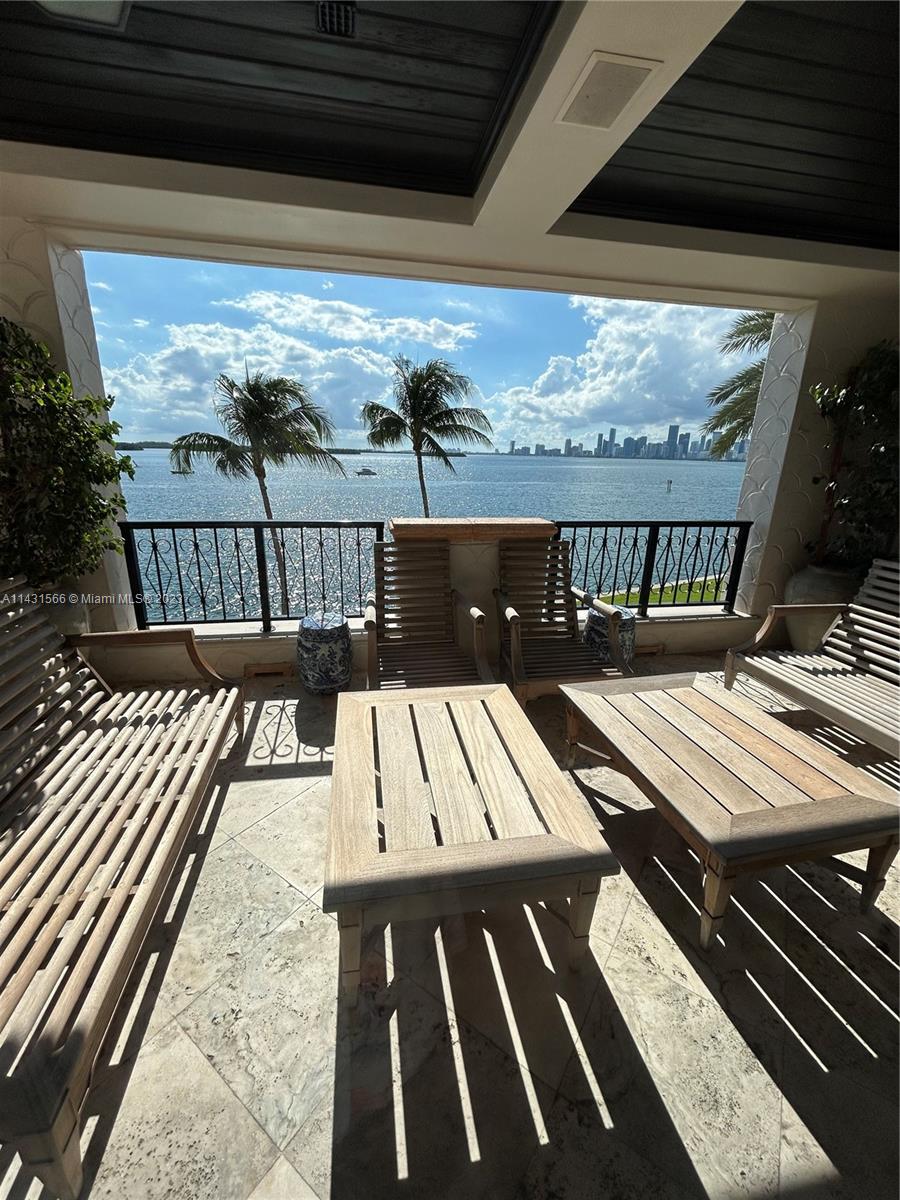 BAYVIEW AT FISHER ISLAND - Residential