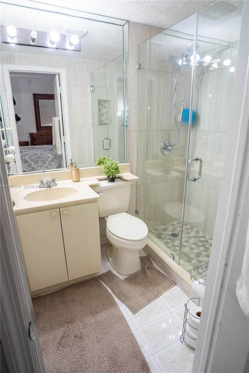 POINCIANA LAKES VILLAS CO - Residential