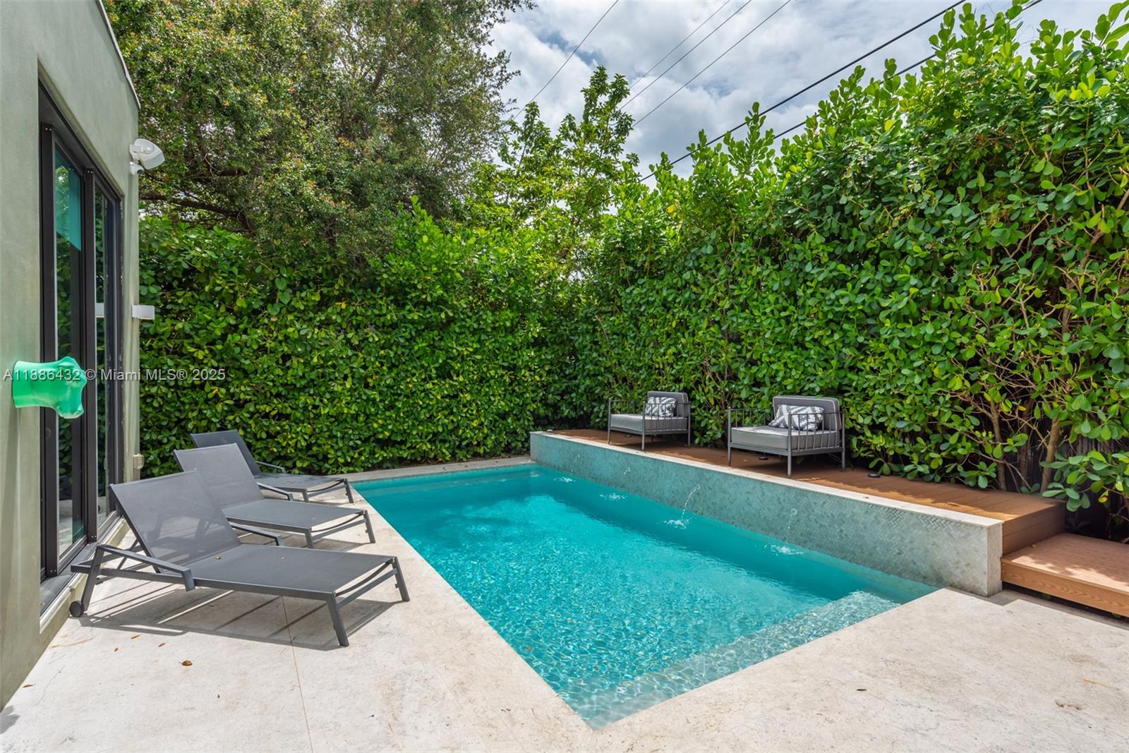 BRENTWOOD - Residential Lease