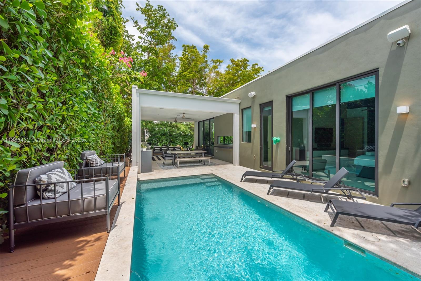 BRENTWOOD - Residential Lease