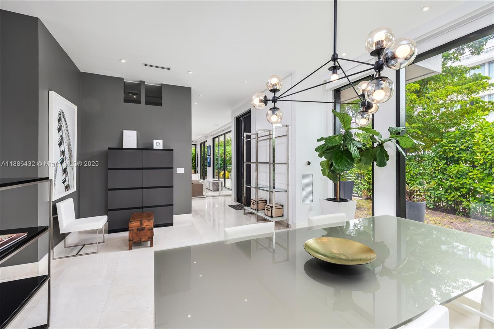 BRENTWOOD - Residential Lease