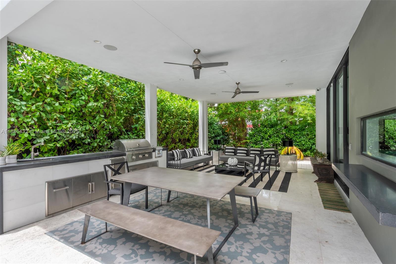 BRENTWOOD - Residential Lease