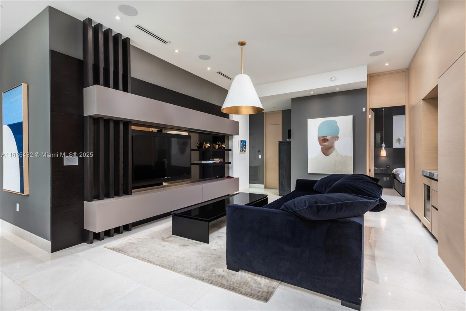 BRENTWOOD - Residential Lease