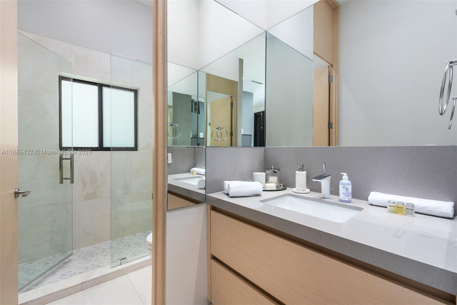 BRENTWOOD - Residential Lease