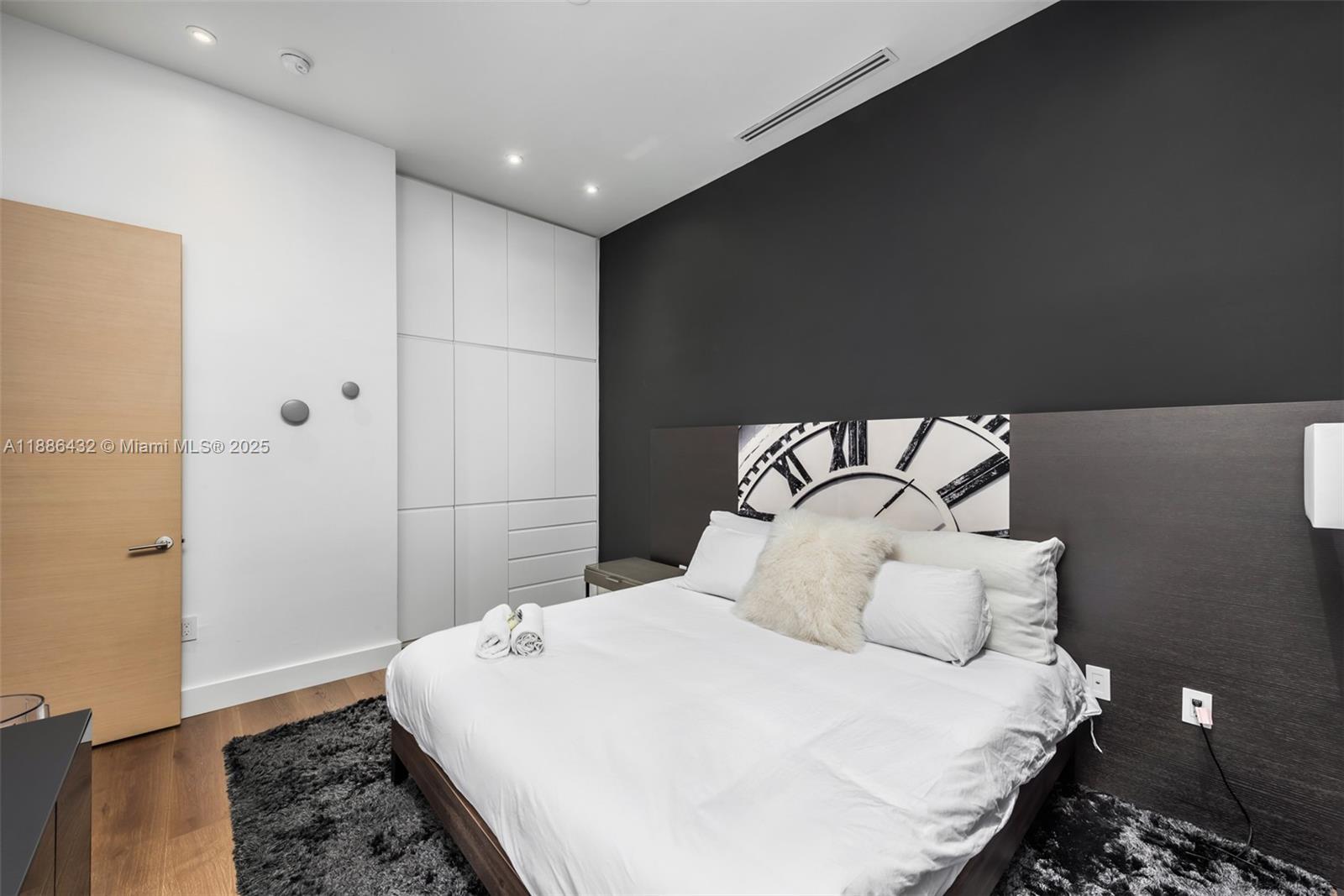 BRENTWOOD - Residential Lease