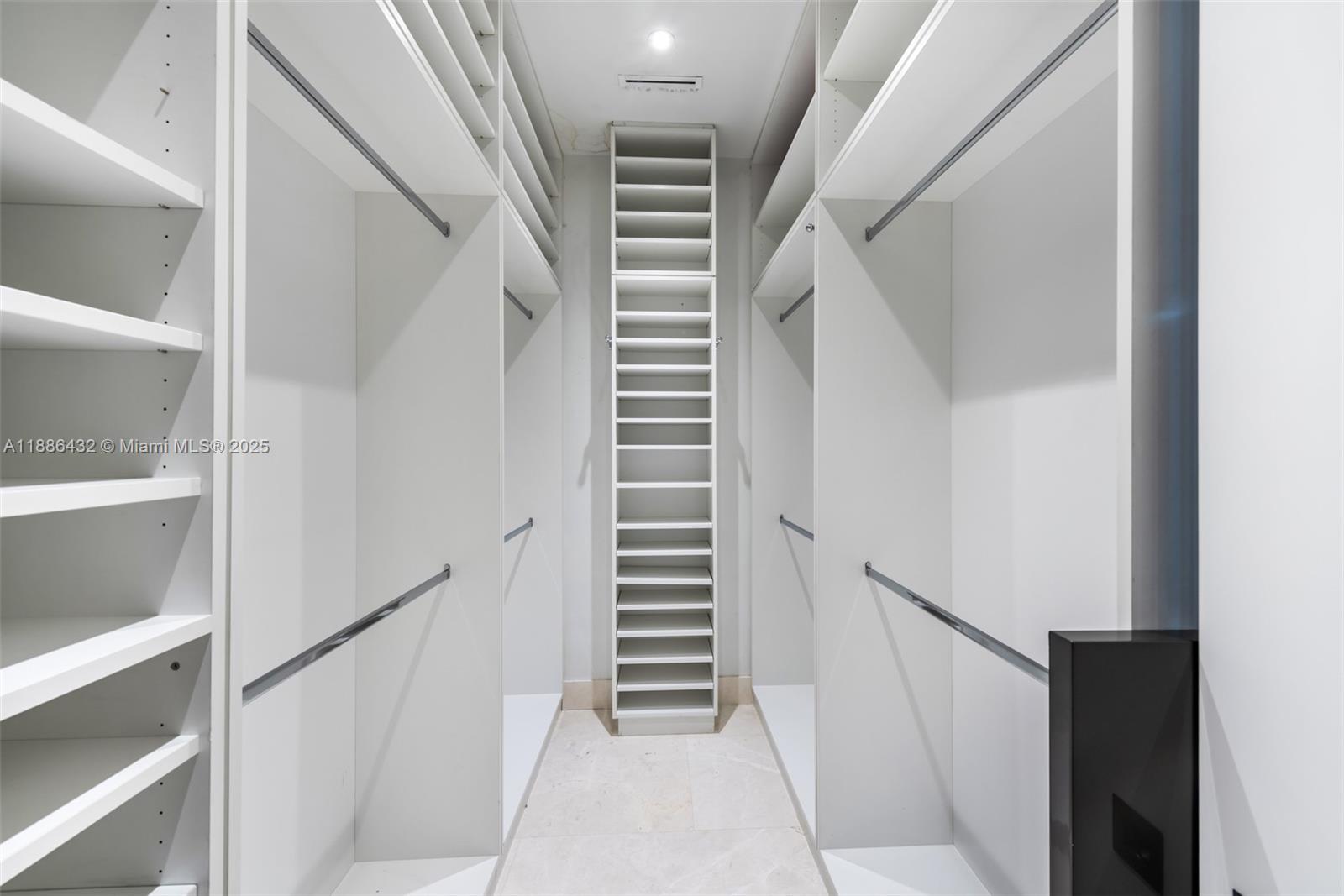 BRENTWOOD - Residential Lease