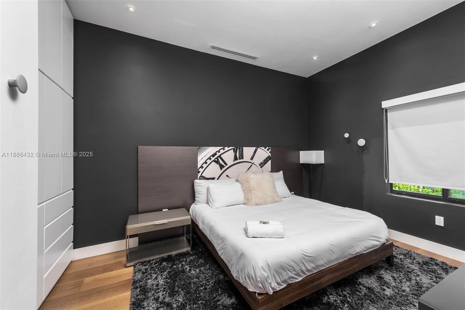 BRENTWOOD - Residential Lease