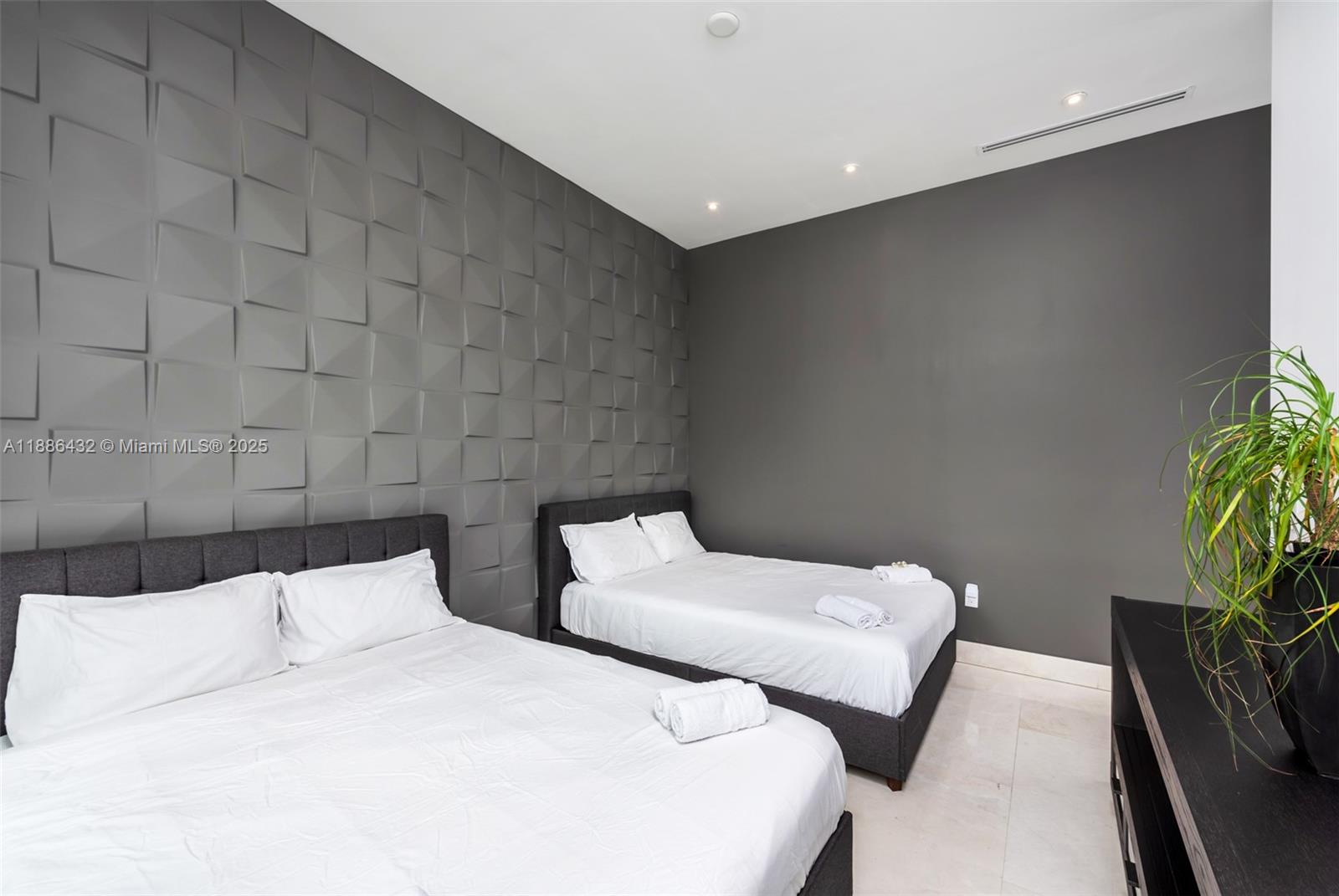 BRENTWOOD - Residential Lease