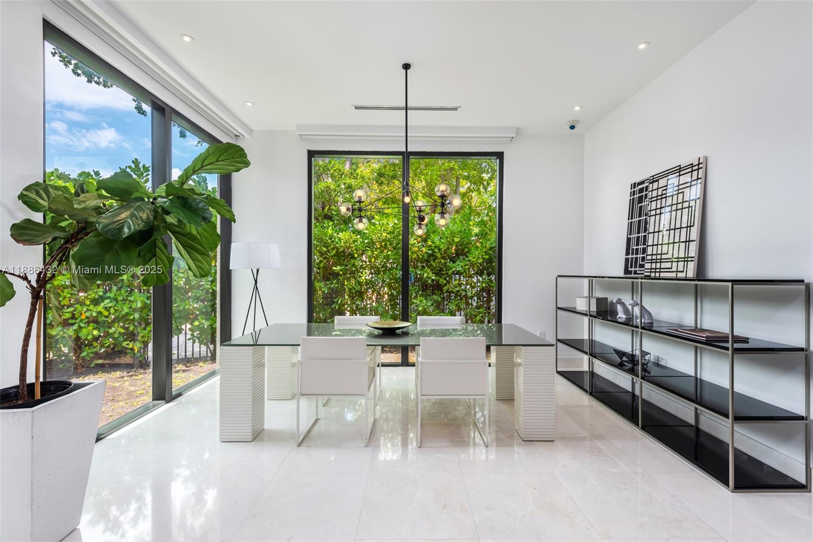 BRENTWOOD - Residential Lease