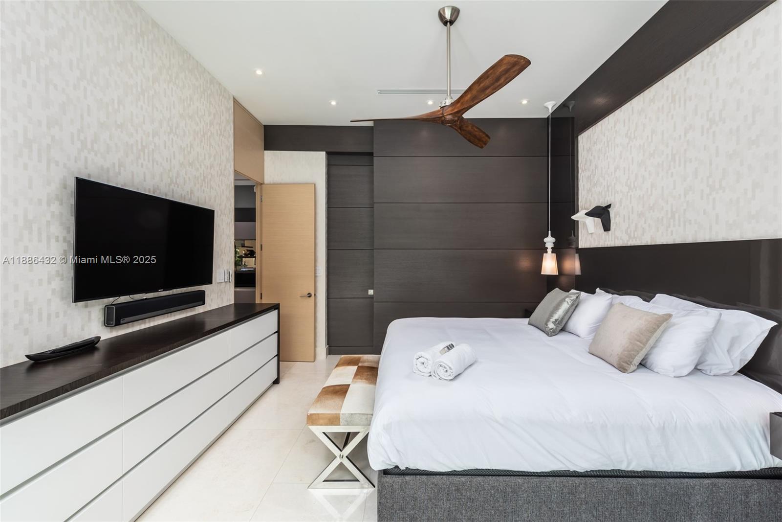 BRENTWOOD - Residential Lease