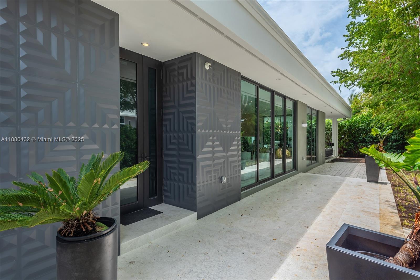 BRENTWOOD - Residential Lease