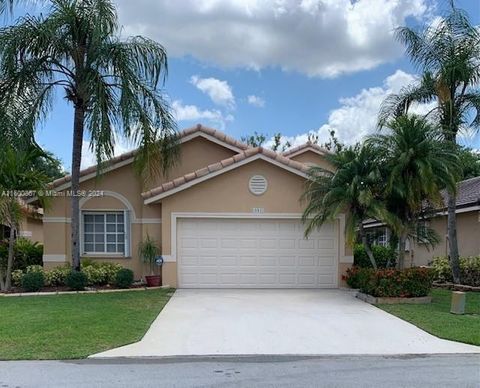 Single Family Residence in Pembroke Pines FL 551 176th Ave Ave.jpg