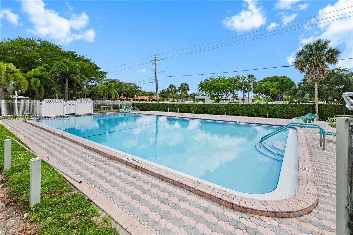 MAINLANDS OF TAMARAC LAKE - Residential