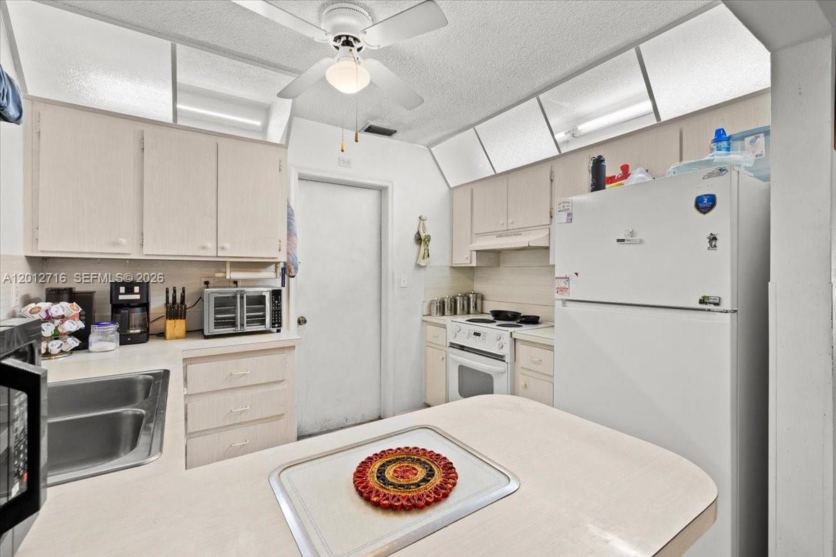 MAINLANDS OF TAMARAC LAKE - Residential