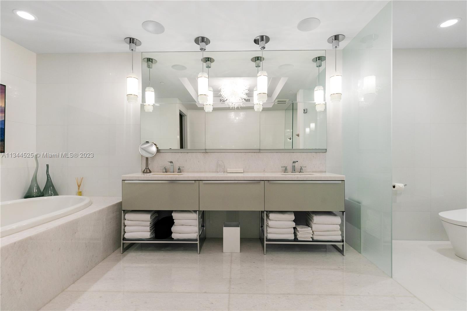 BAL HARBOUR NORTH SOUTH C - Residential