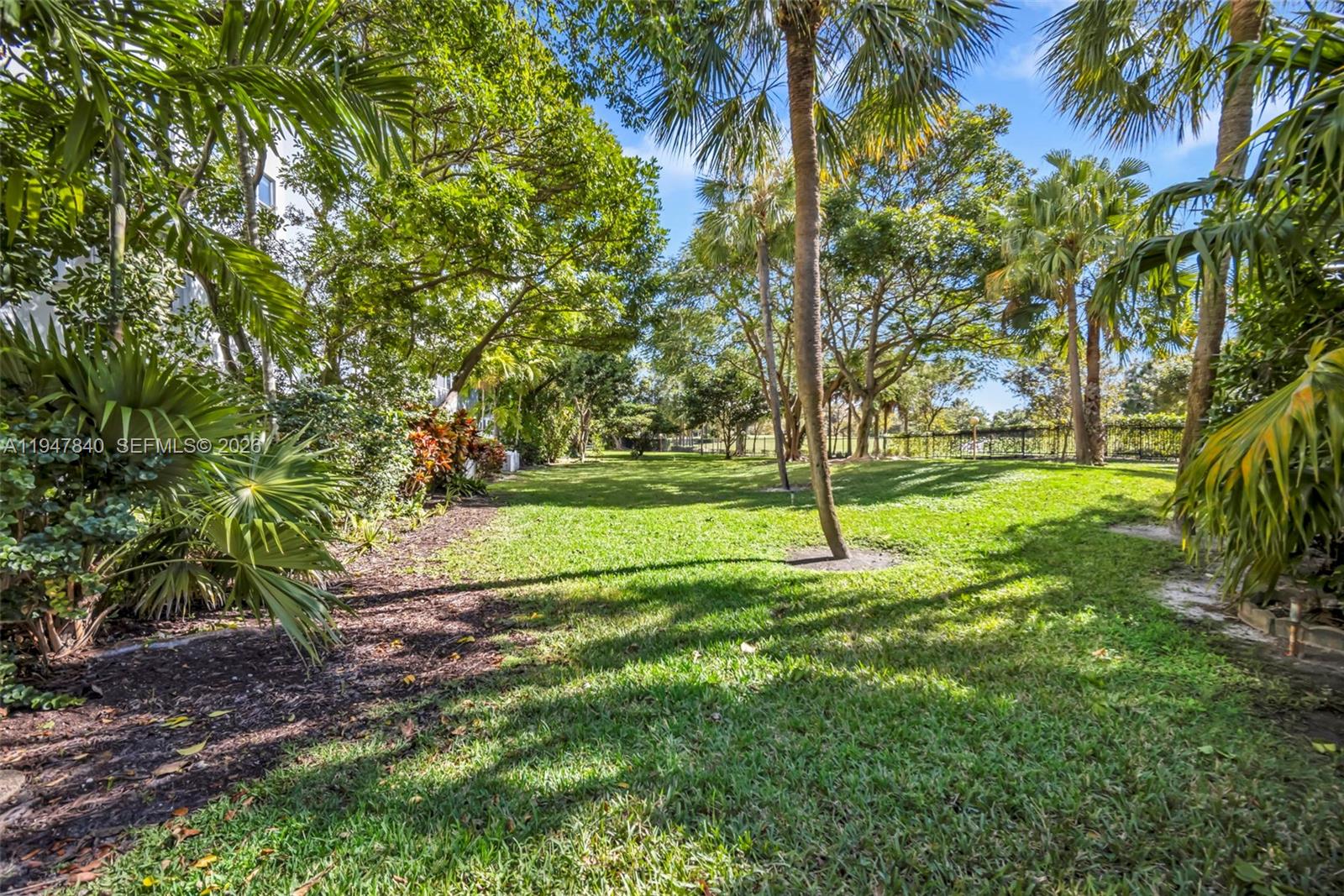 HILLCREST EAST NO 25 COND - Residential