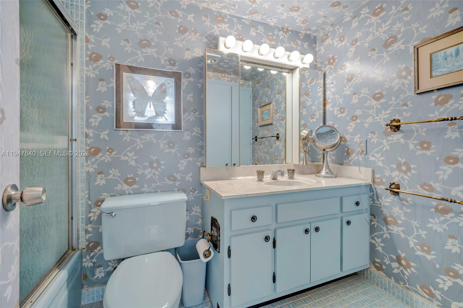 HILLCREST EAST NO 25 COND - Residential