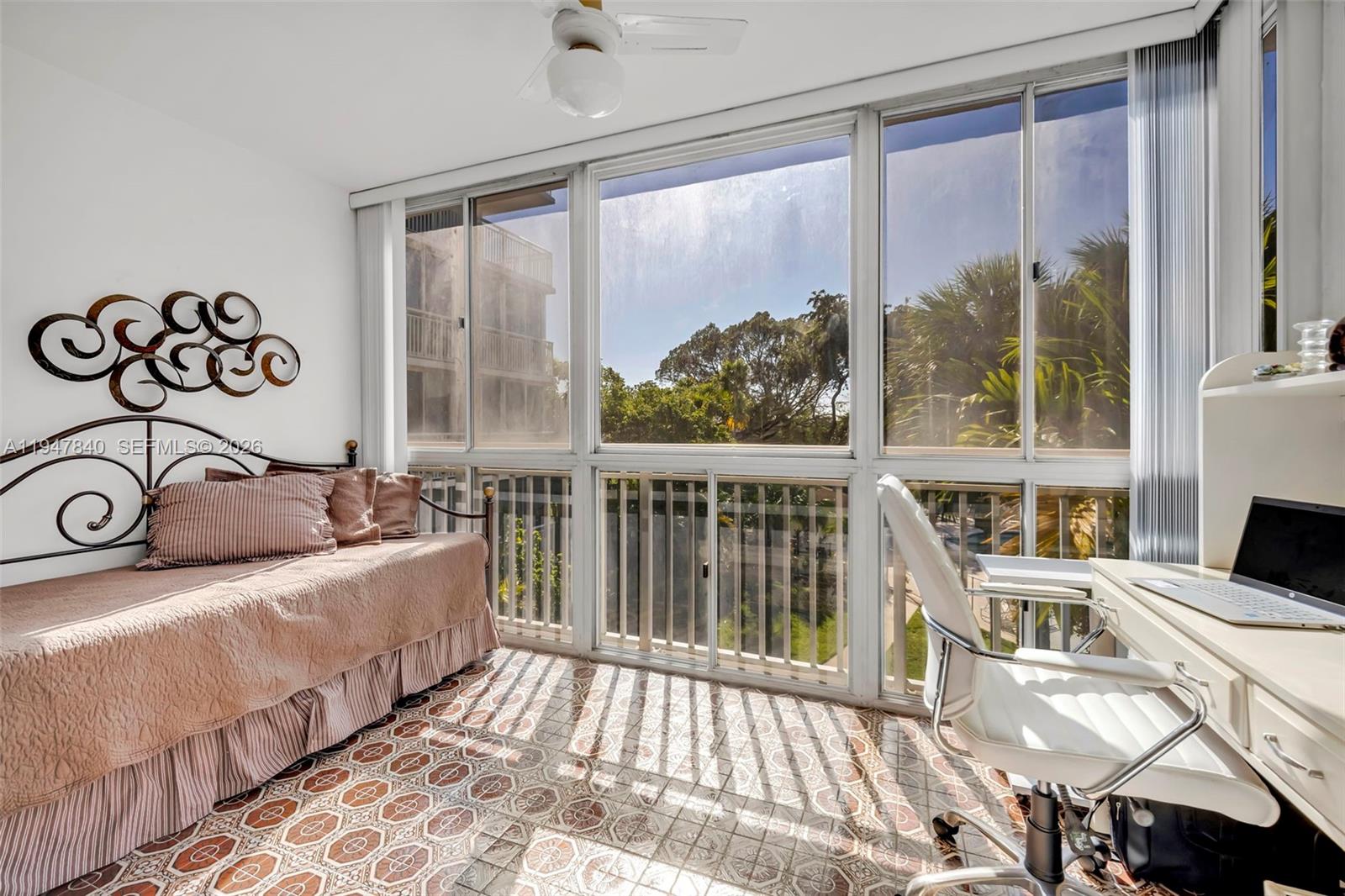 HILLCREST EAST NO 25 COND - Residential