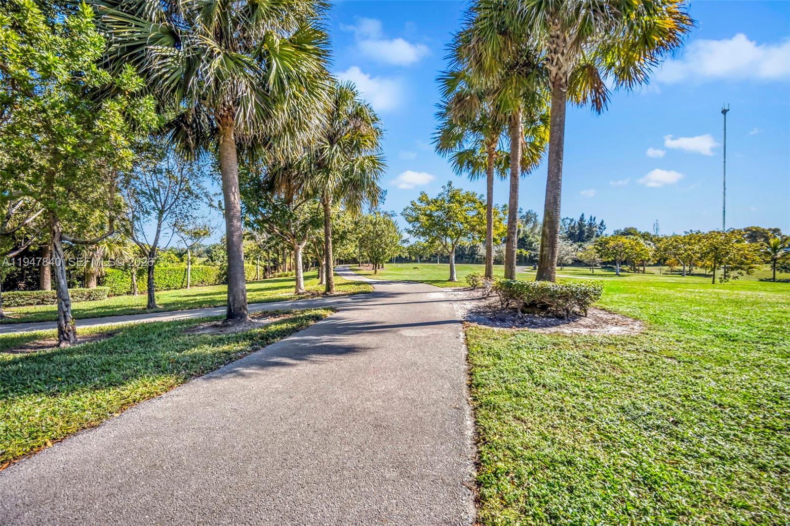 HILLCREST EAST NO 25 COND - Residential