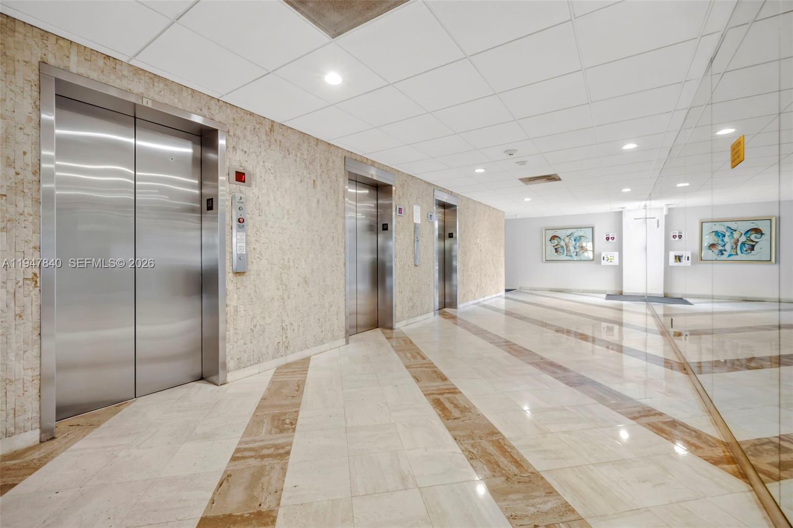 HILLCREST EAST NO 25 COND - Residential