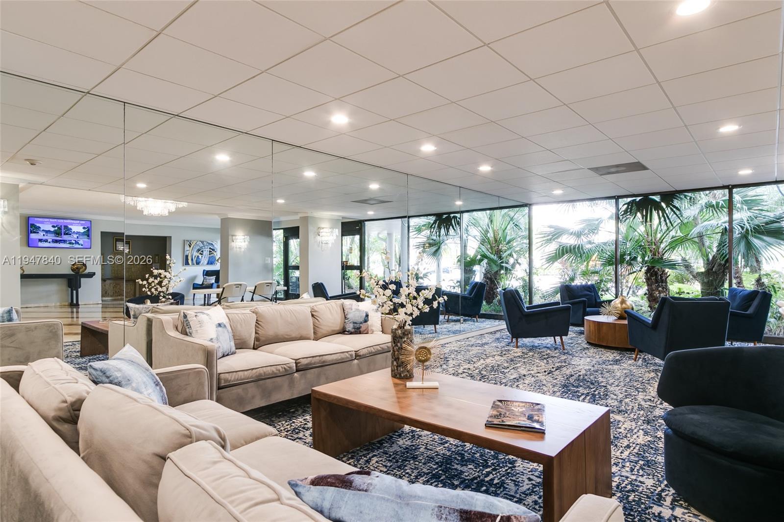 HILLCREST EAST NO 25 COND - Residential