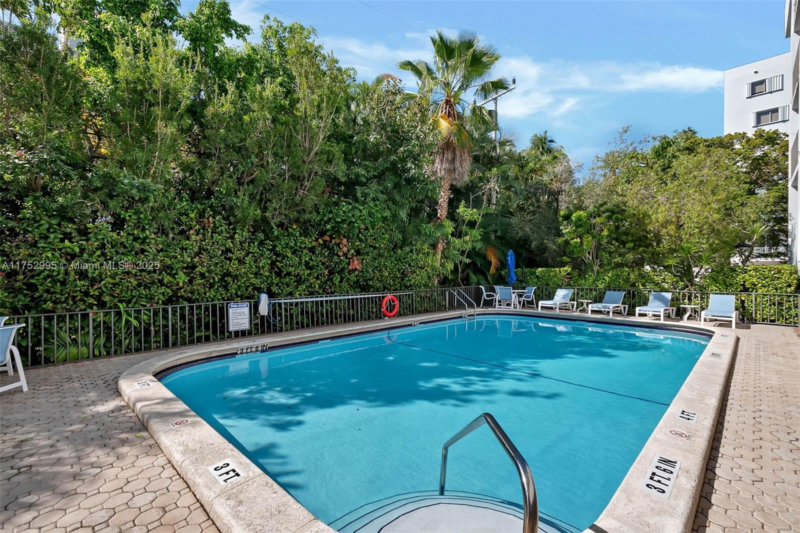 KEY BISCAYNE ONE HUNDRED - Residential