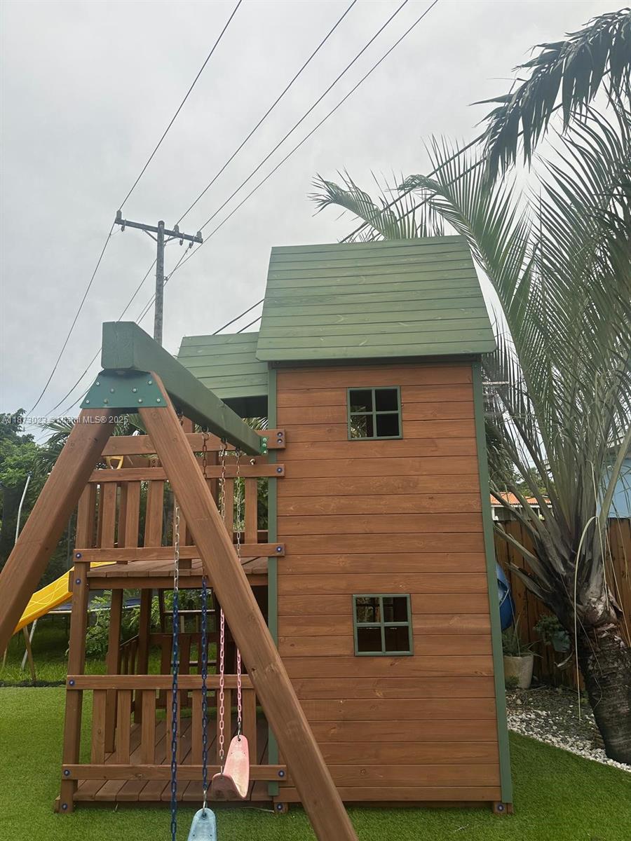 CAROL CITY 3RD ADDN - Residential