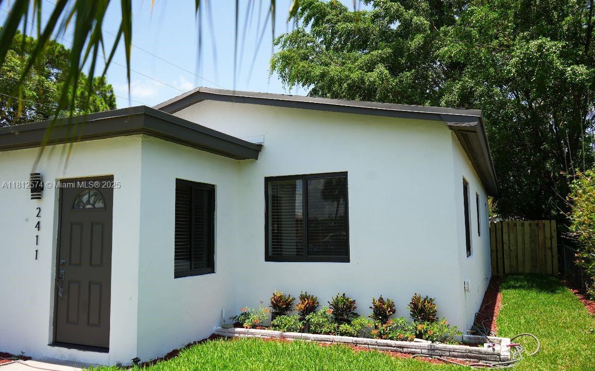 2411 NW 9th St