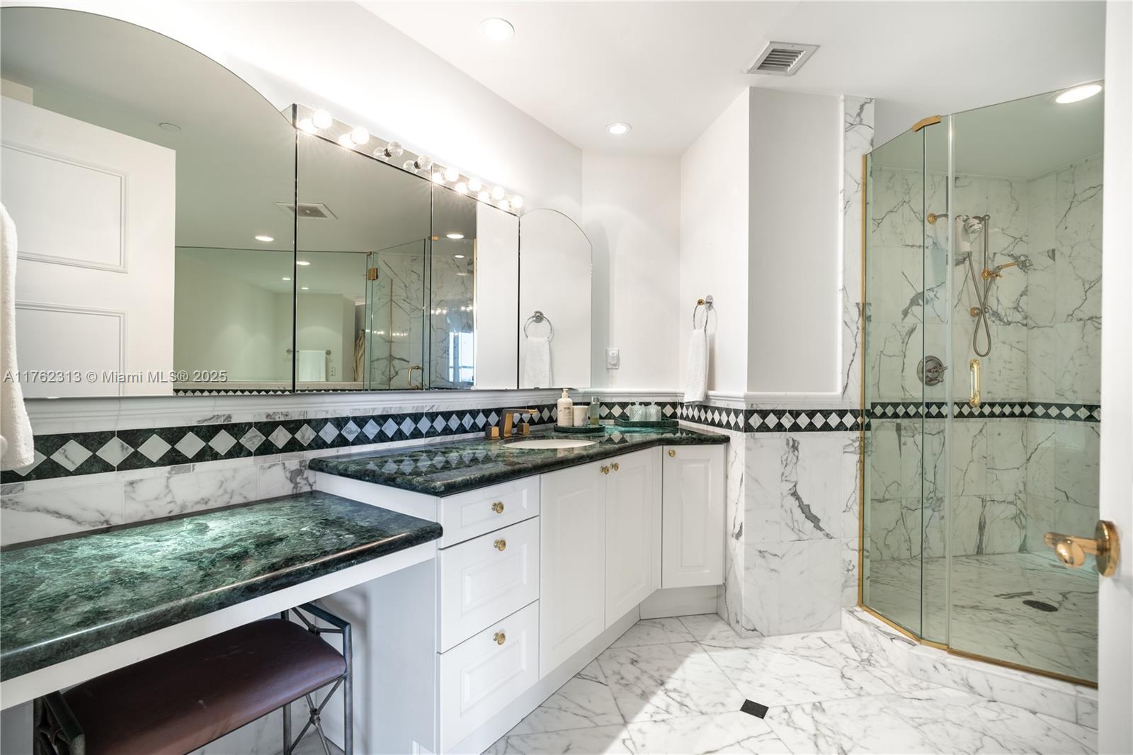 BELLINI CONDO - Residential