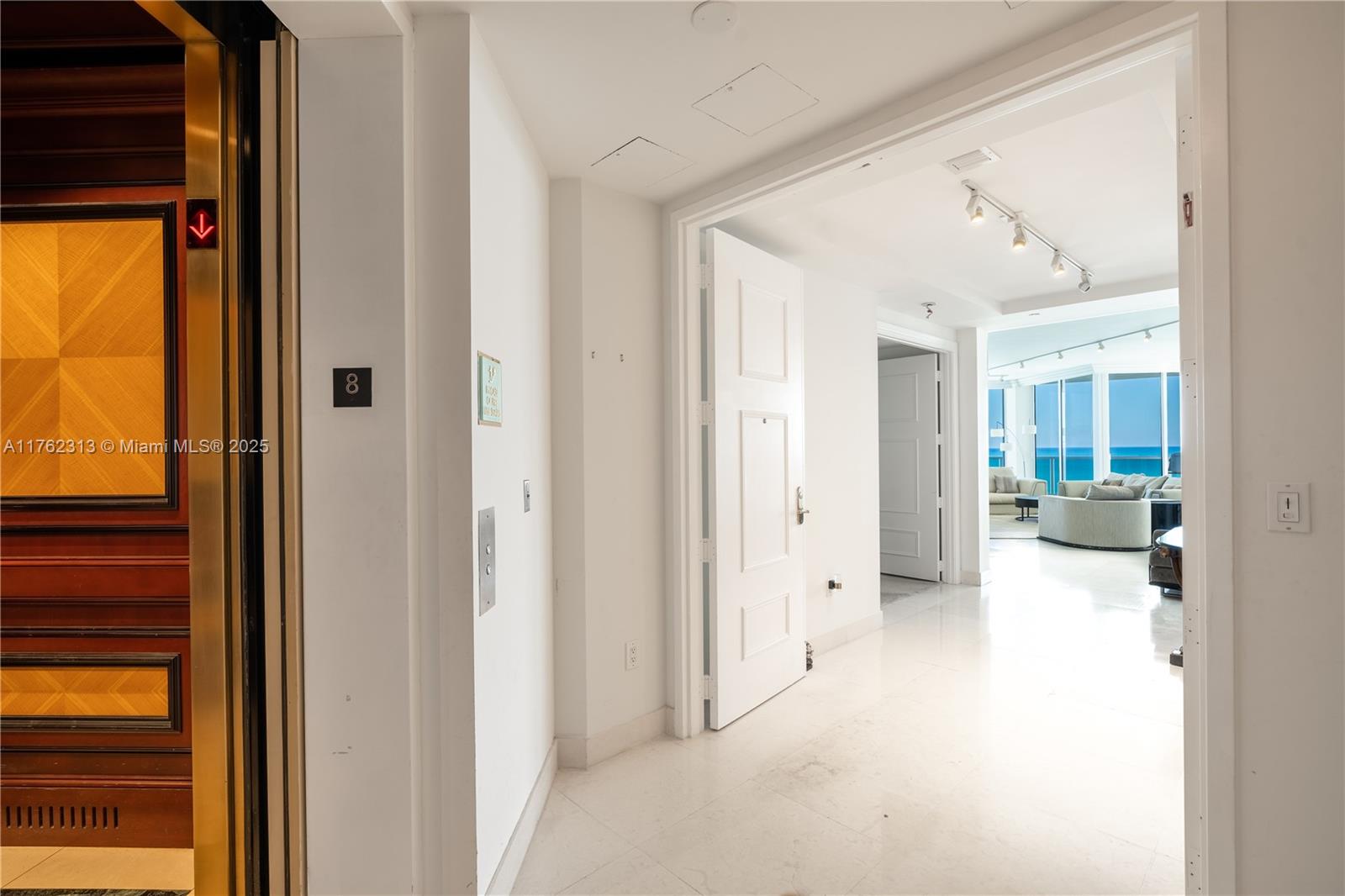 10225 Collins Ave 802