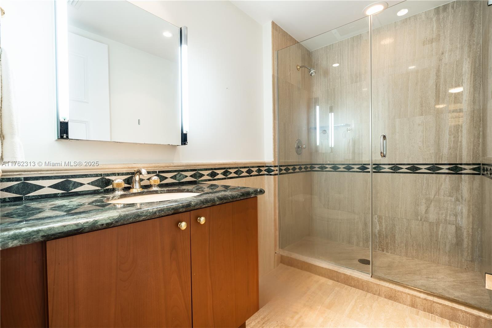 BELLINI CONDO - Residential