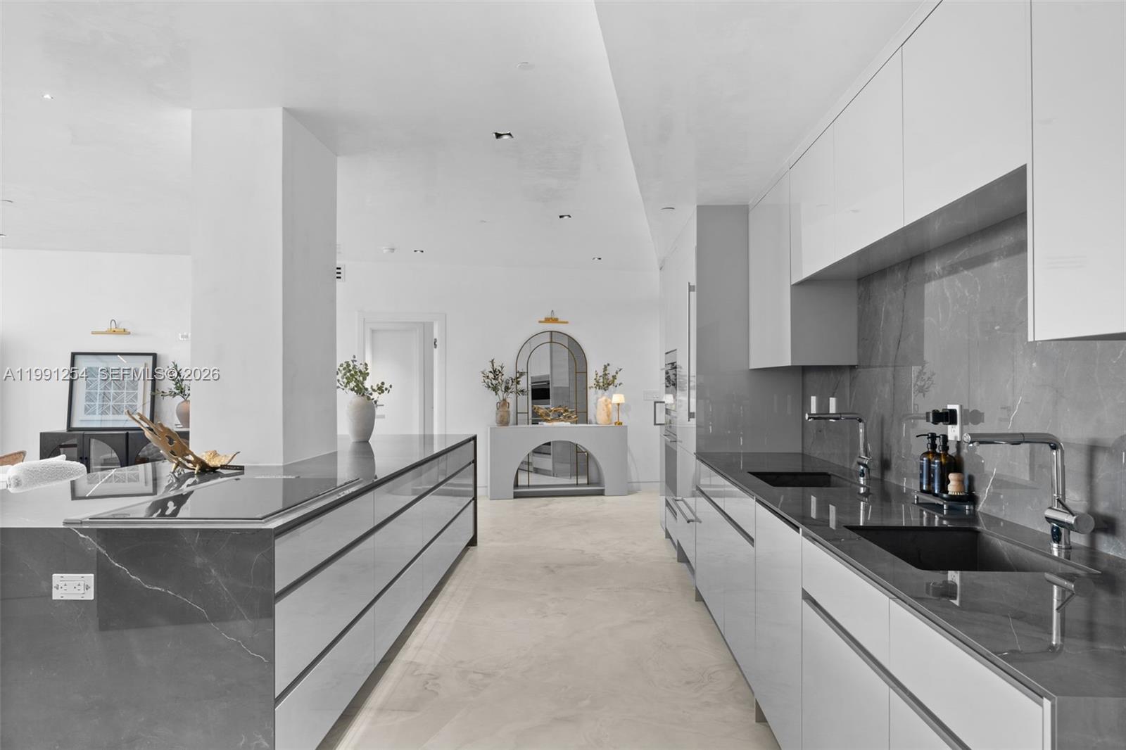 9601 Collins Ave 808