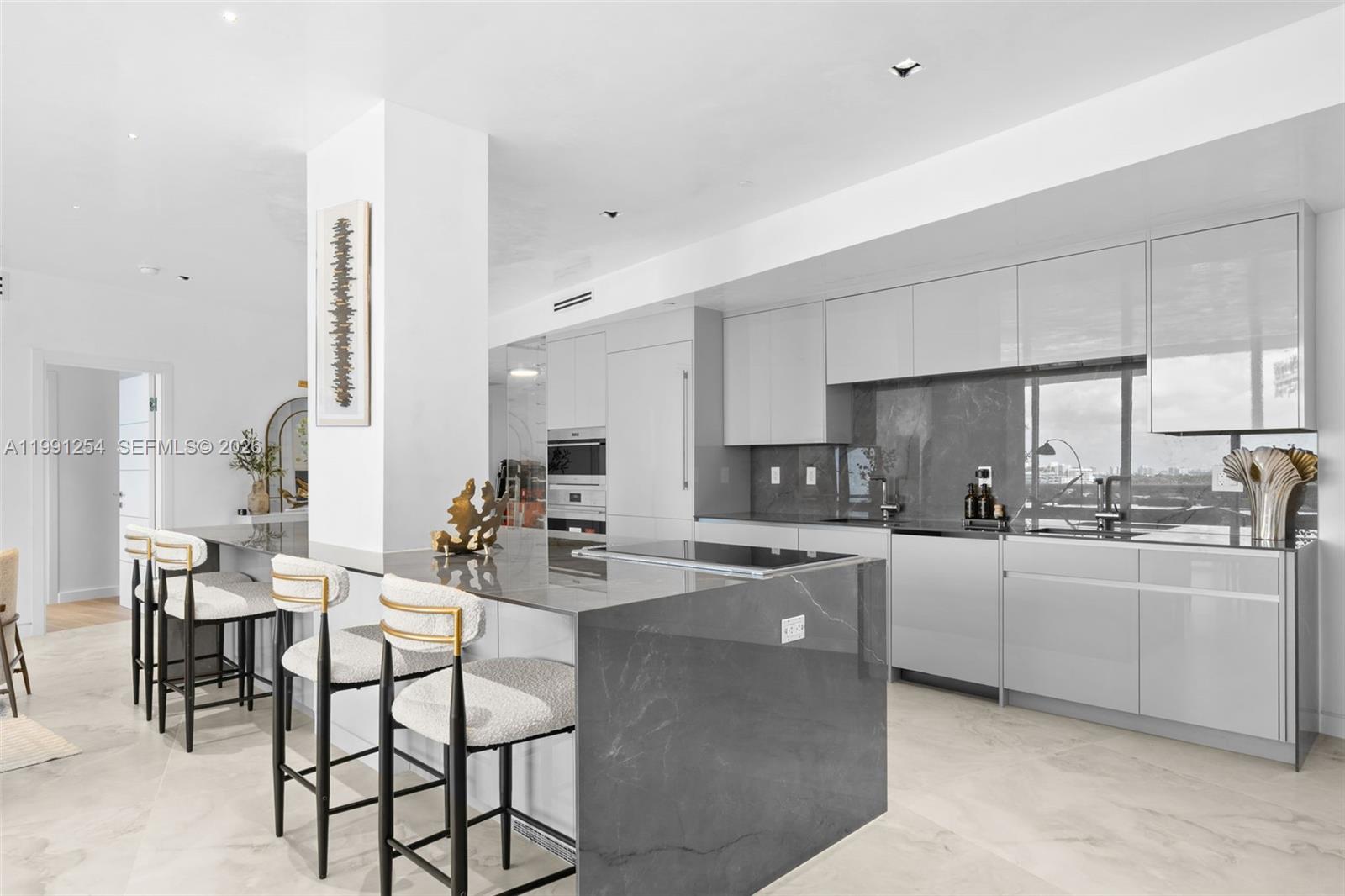 9601 Collins Ave 808