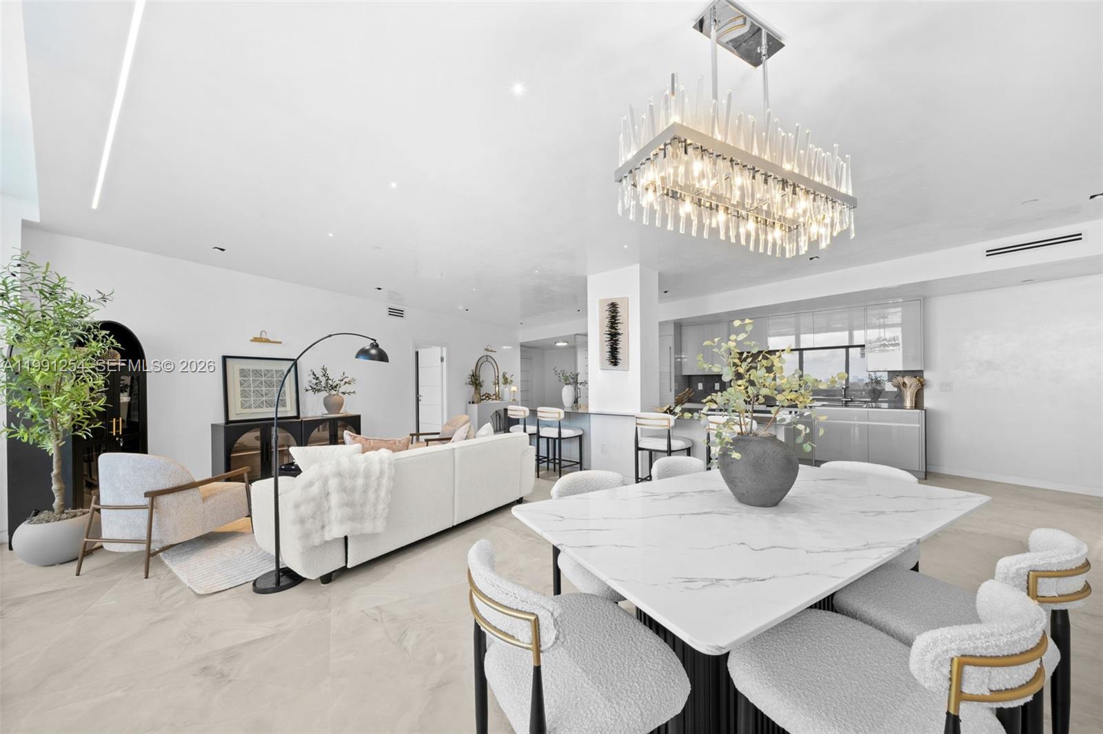 9601 Collins Ave 808