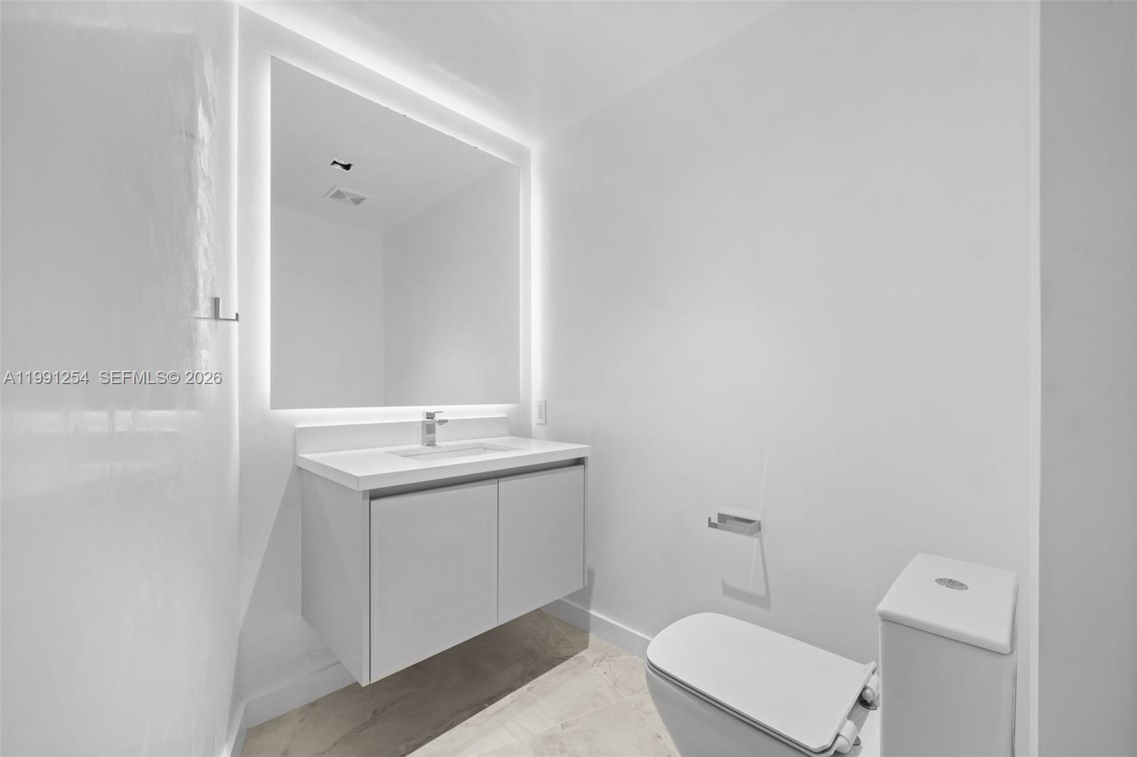 MAJESTIC TOWER - Residential